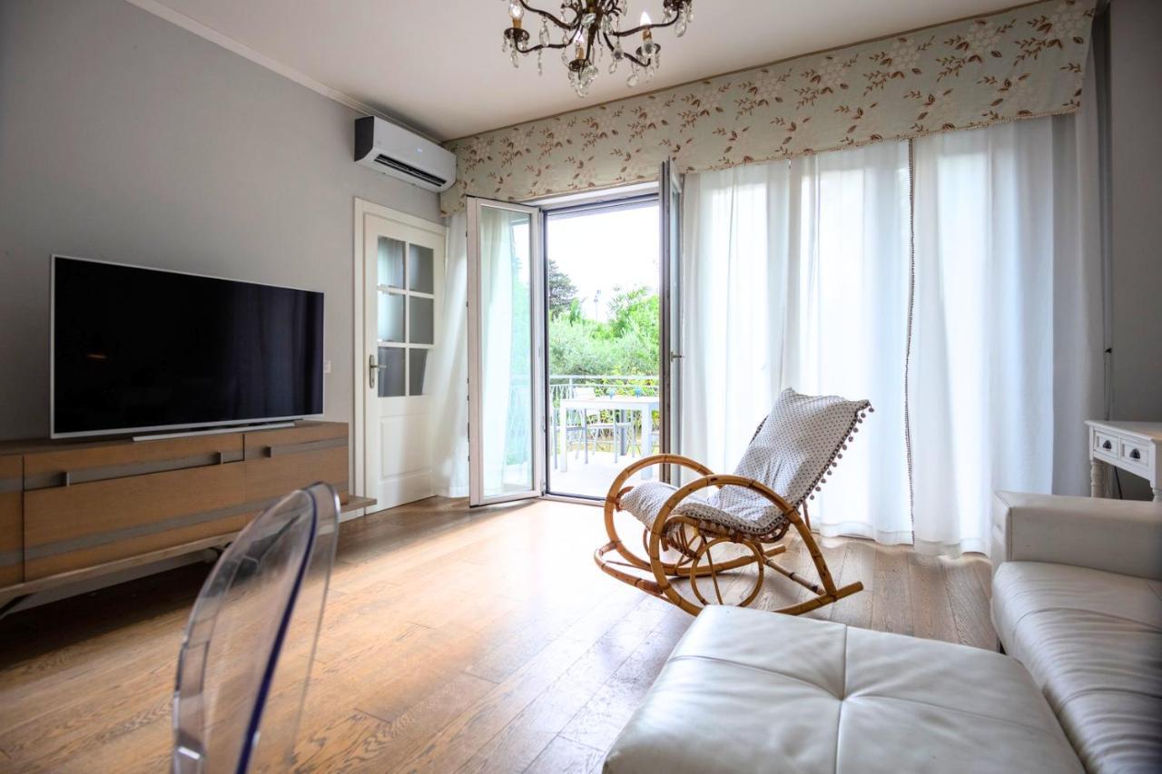 L'Oasi Della Pace - Confortevole E Vicino A Tutto Apartment Chiaravalle Exterior photo