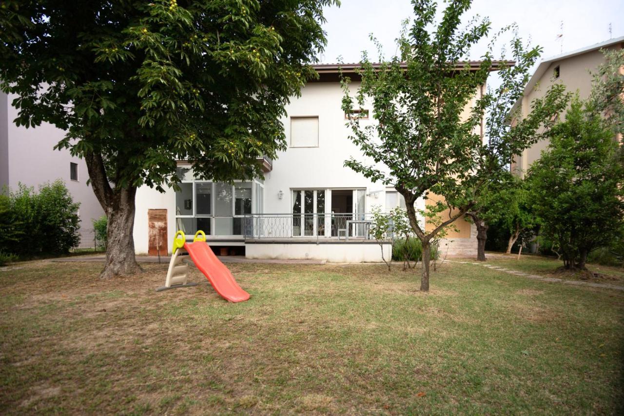 L'Oasi Della Pace - Confortevole E Vicino A Tutto Apartment Chiaravalle Exterior photo
